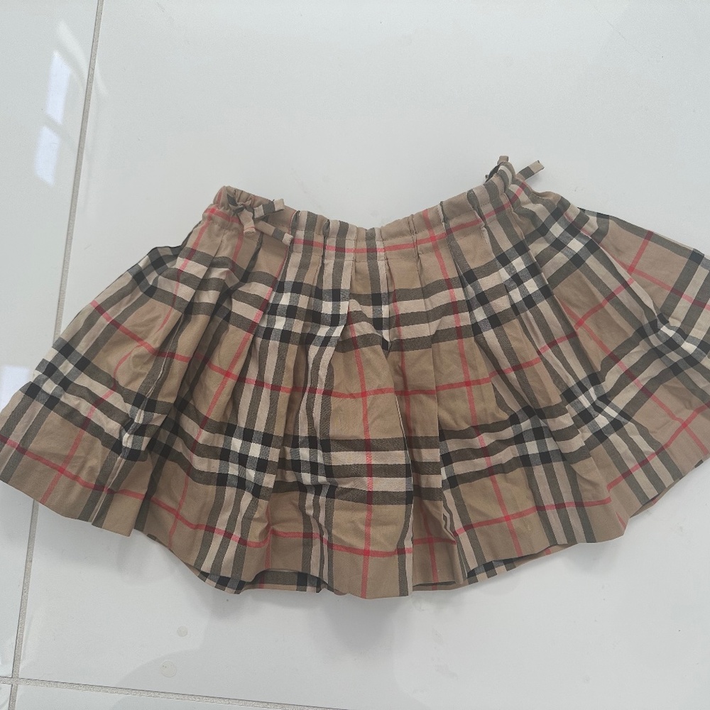 Burberry girl skirt
